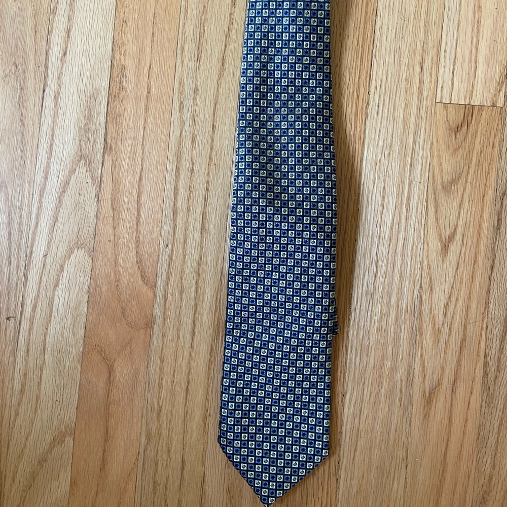 Diony’s Star tie